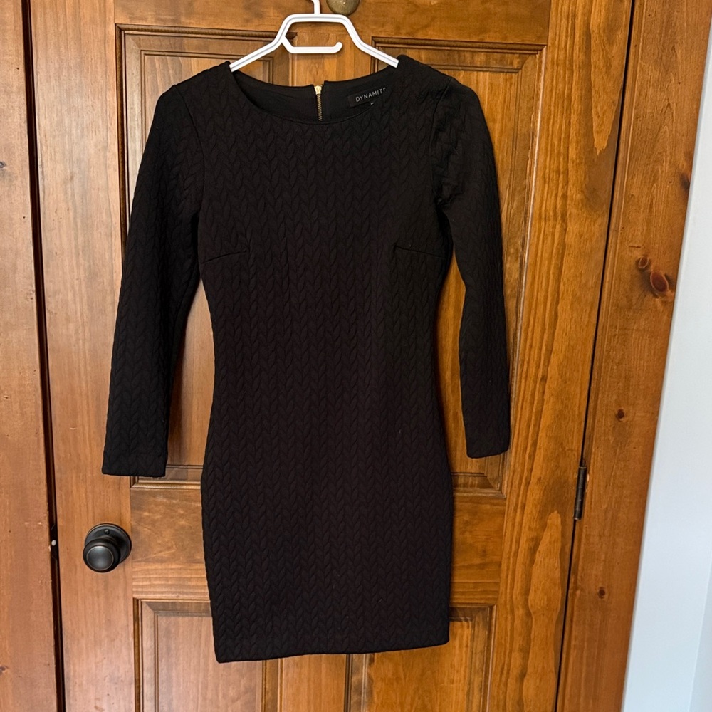 Dynamite Black Long-Sleeve Textured Sheath Dress